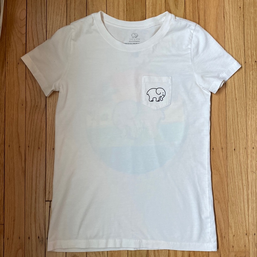 Ivory Ella T shirt size XS adult